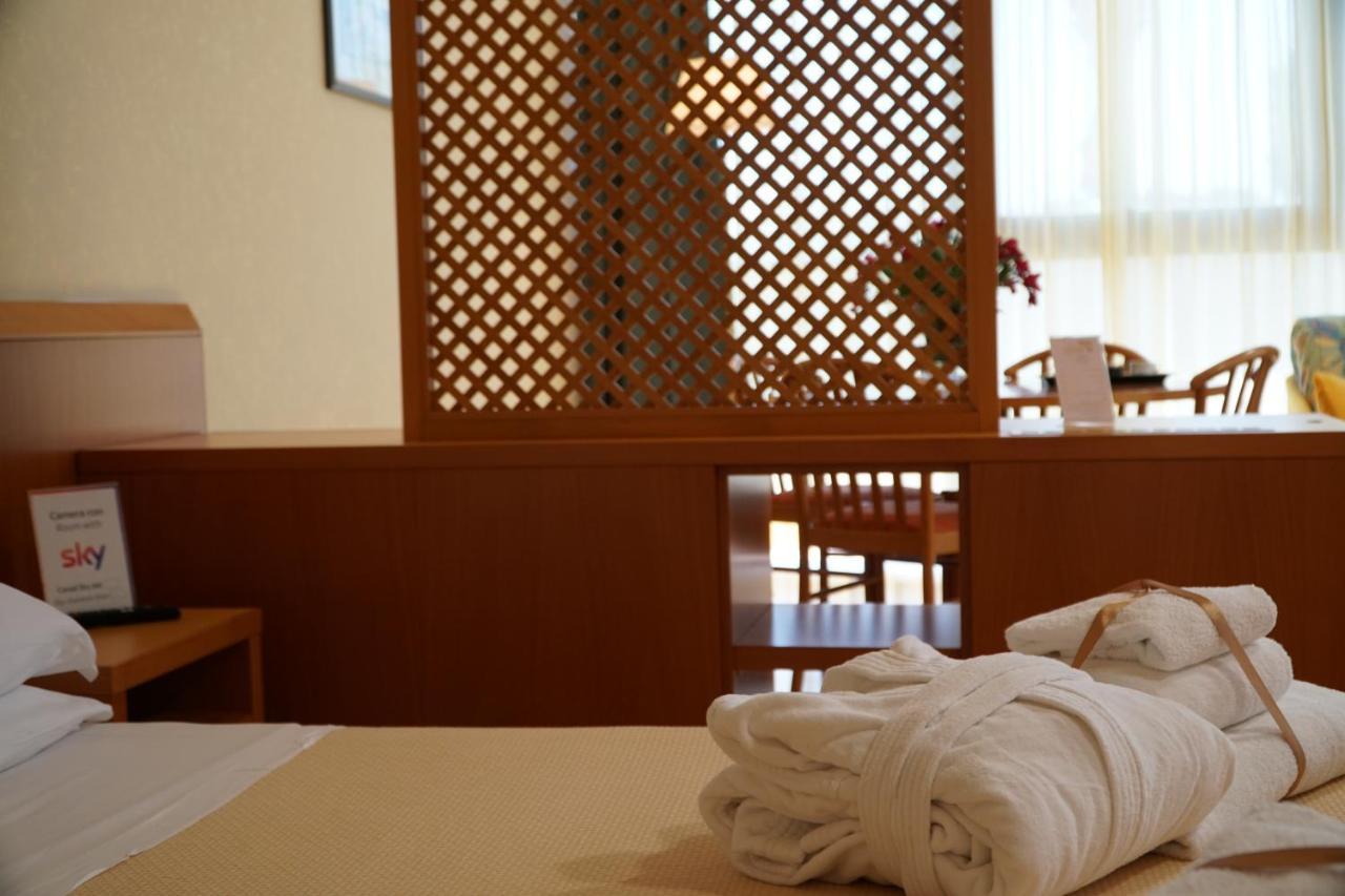 Tursport Aparthotel Taranto Exterior photo
