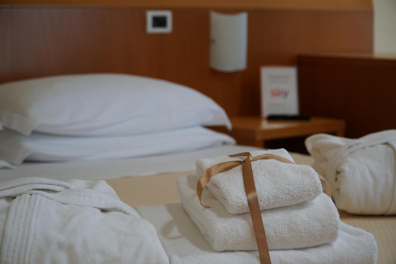 Tursport Aparthotel Taranto Exterior photo