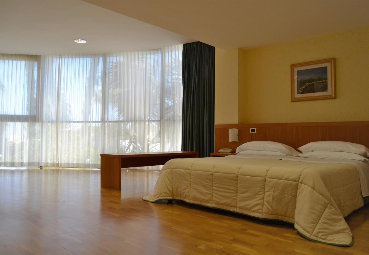 Tursport Aparthotel Taranto Exterior photo