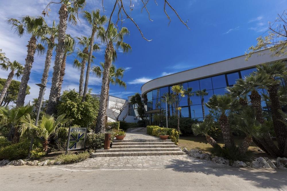 Tursport Aparthotel Taranto Exterior photo